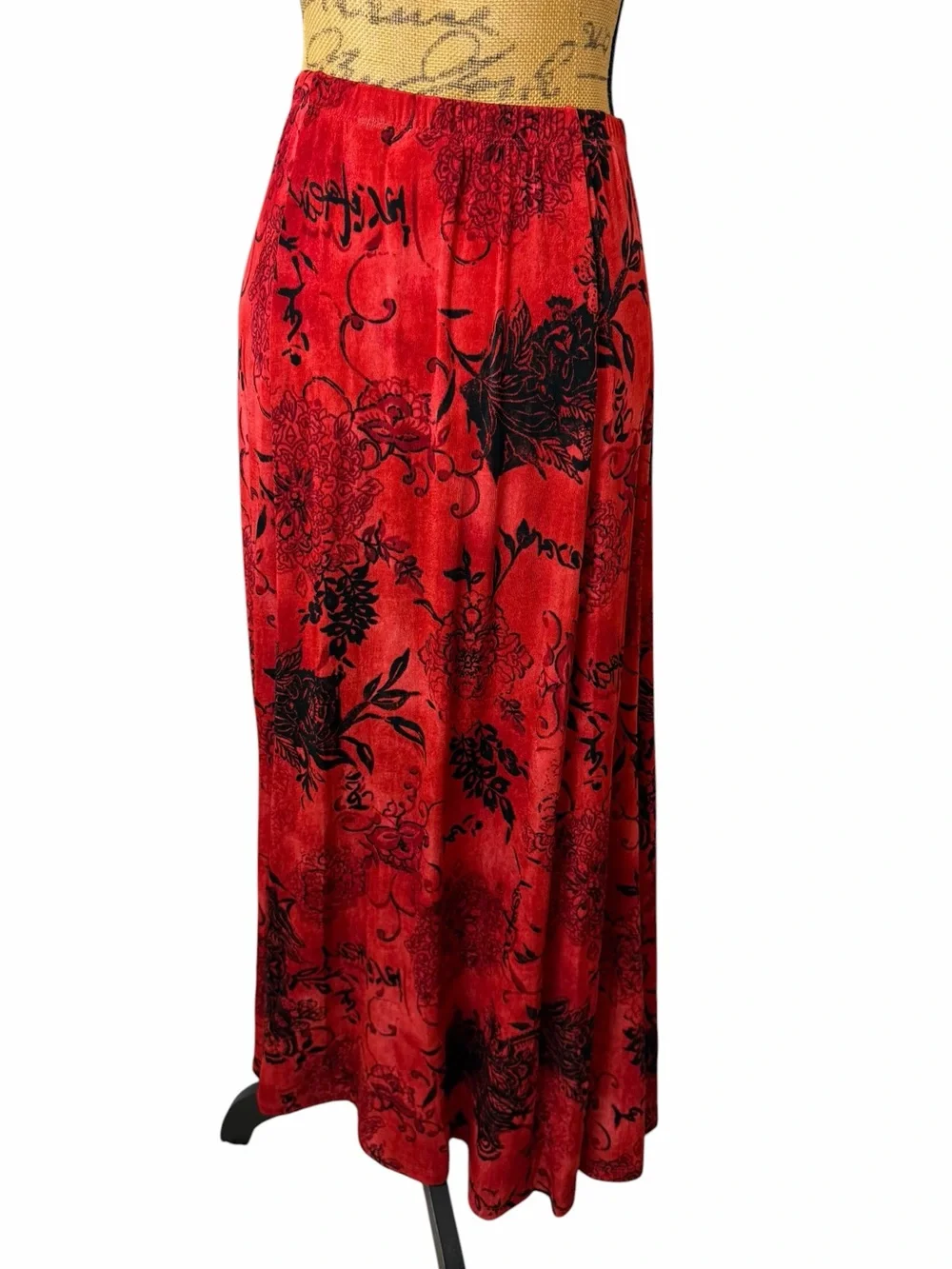 Vintage Y2K Chico’s Travelers Cherry Red Slinky Floral Maxi Skirt S M